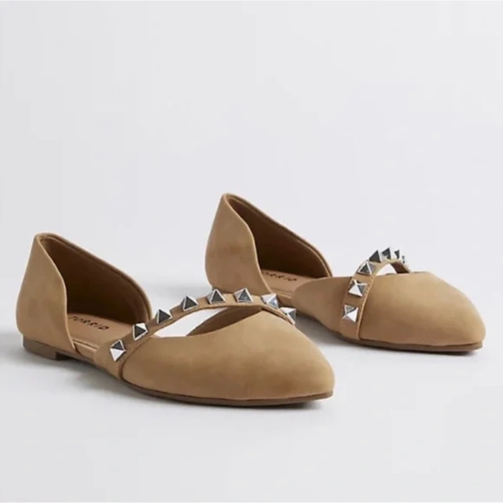 TORRID Sz 12WW Studded D'orsay Flat - Tan